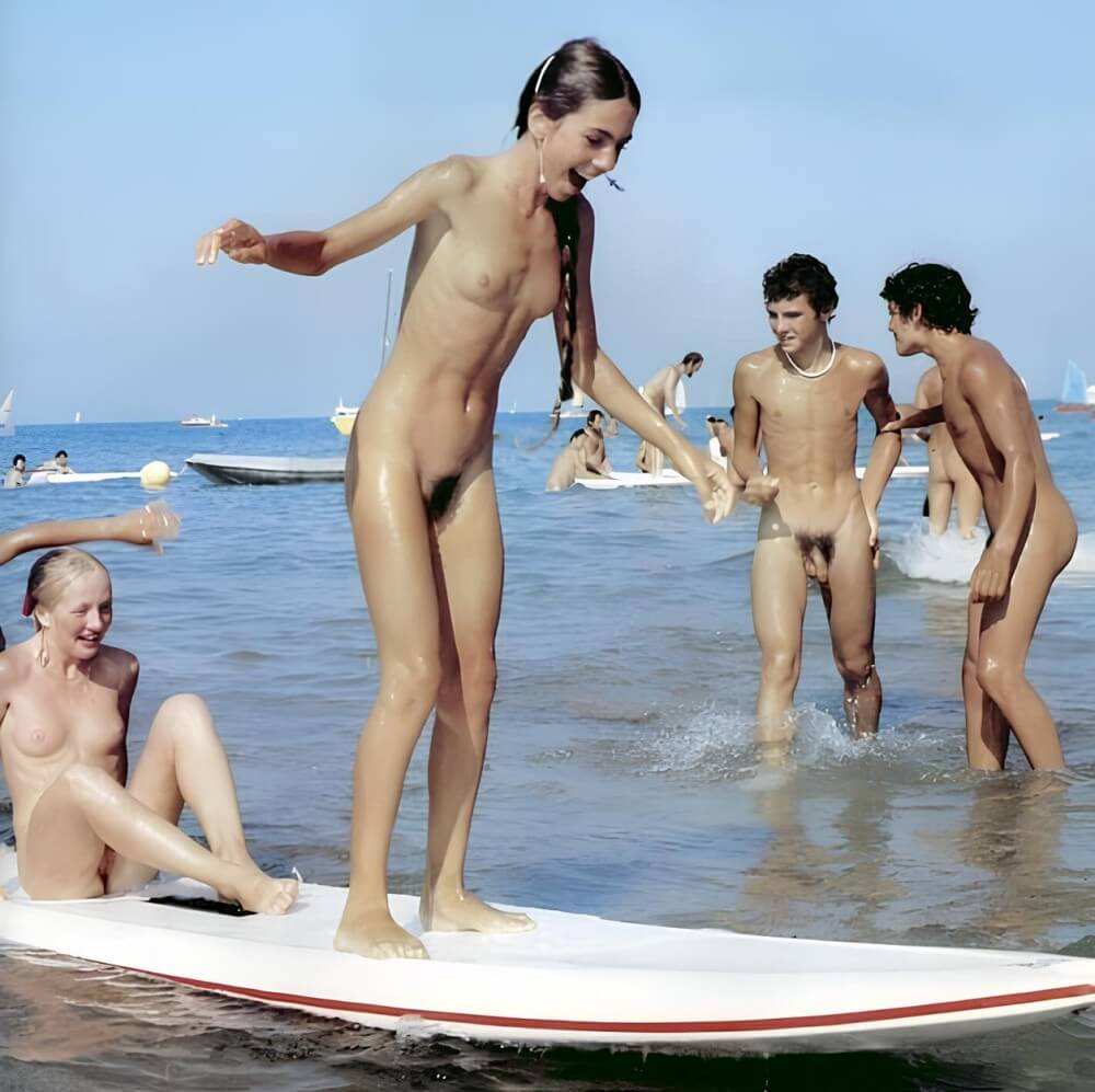 Retro naturism beautiful photos - Naturism teaches us to accept differences and imperfections without shame or insecurities
