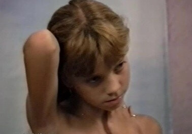 Naturistin: Julia Akt Dessous - Nudism promotes personal freedom
