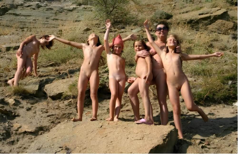 Nudism in a sunny day pics - Naturism as a lifestyle