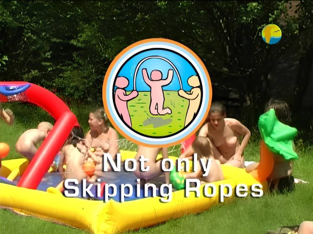 Naturist Freedom: Not only Skipping Ropes - Boundaries disappear in the world of naturism and nudism