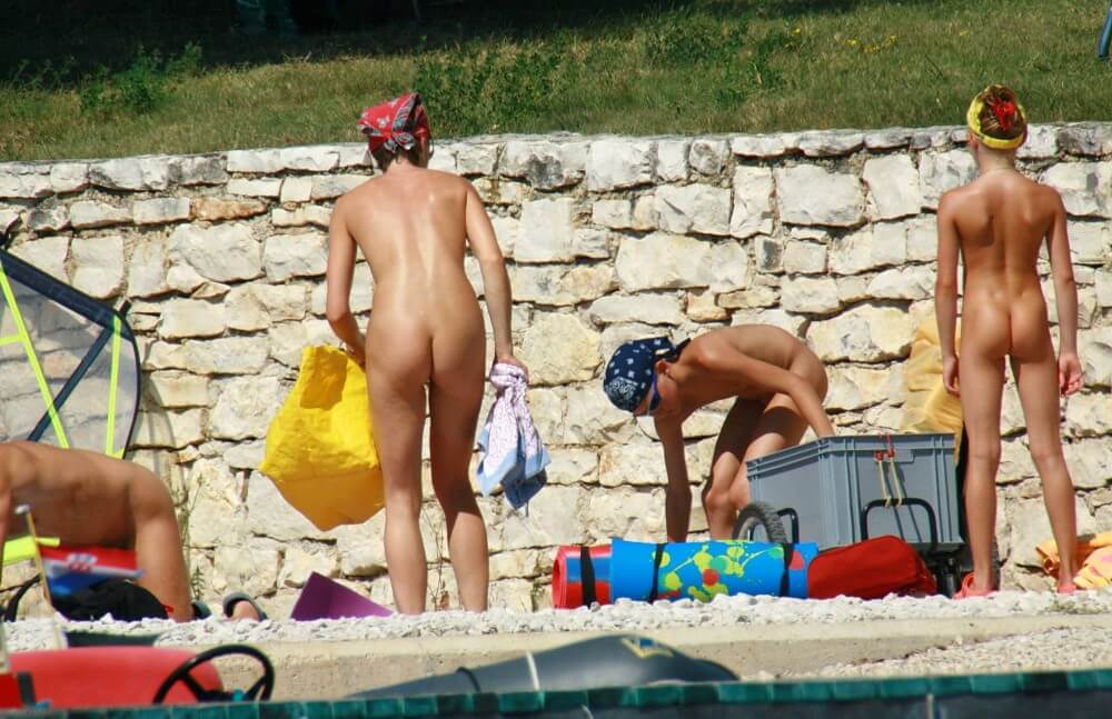Sporty and Athletic Sands gallery - Freedom of choice allows one to be oneself and to be a naturist