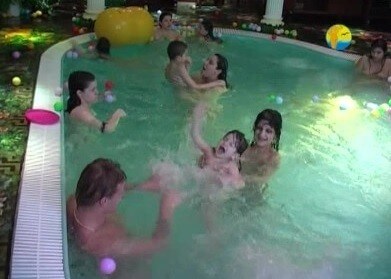 Naturist Freedom: Castle Fantasia - Naturists live in harmony and tranquility