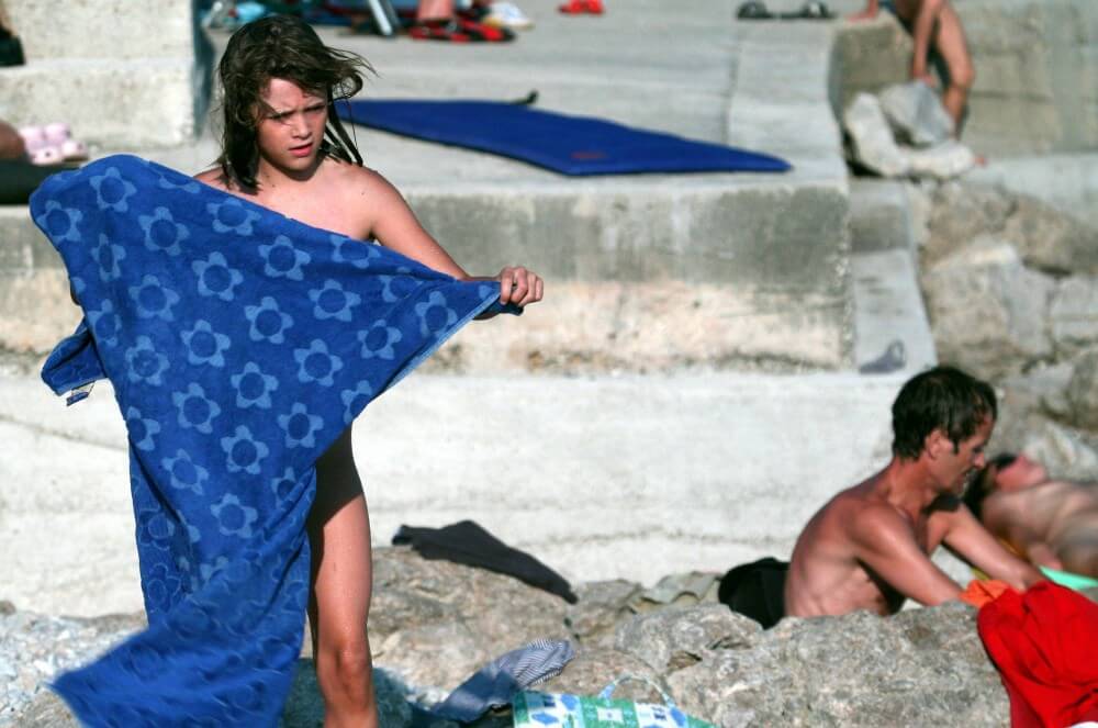 Nudist Rocky Family Angle - Share the philosophy of naturism