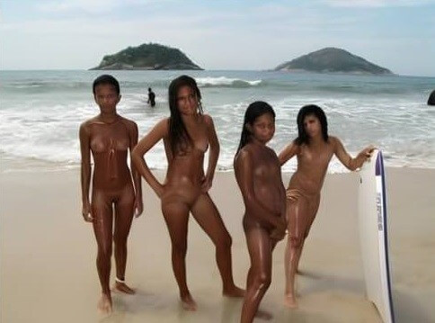 Warm Brazilian Beach Series 2 photo gallery - Nudism is freedom without limits