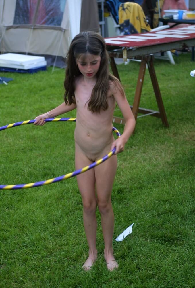 Holland Grass Hula Hoops pics - Ordinary Citizens Consciously Practicing Nudism