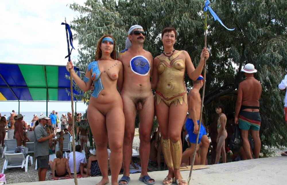 Three Painted Girl Poses pics - Naturism enthusiasts around the world