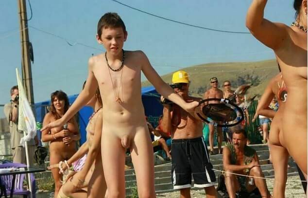 Nudists in Crimea photos - A closed community of naturists