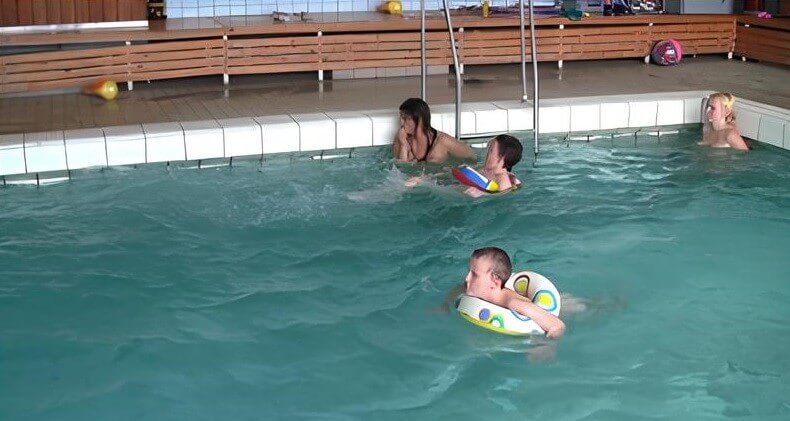 Swimming center club Full HD - Living in harmony and tranquility is the goal of naturists