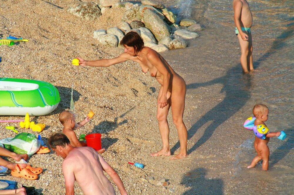 Ula Naturists Beach photo gallery - Freedom is an integral part of naturism