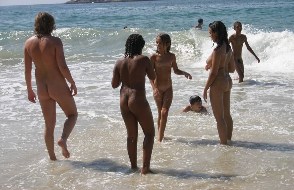 Brazils Water Refreshing pics - The Naked Human Body