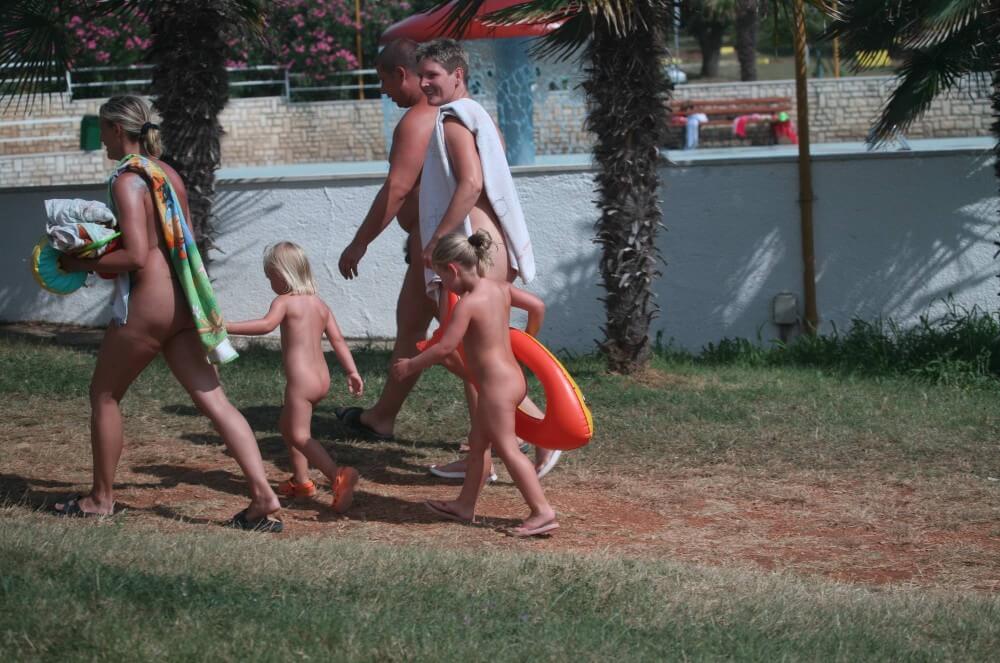 Naturist Family Movement pics - Nudism and naturism as a philosophy of life are deeply rooted in respect