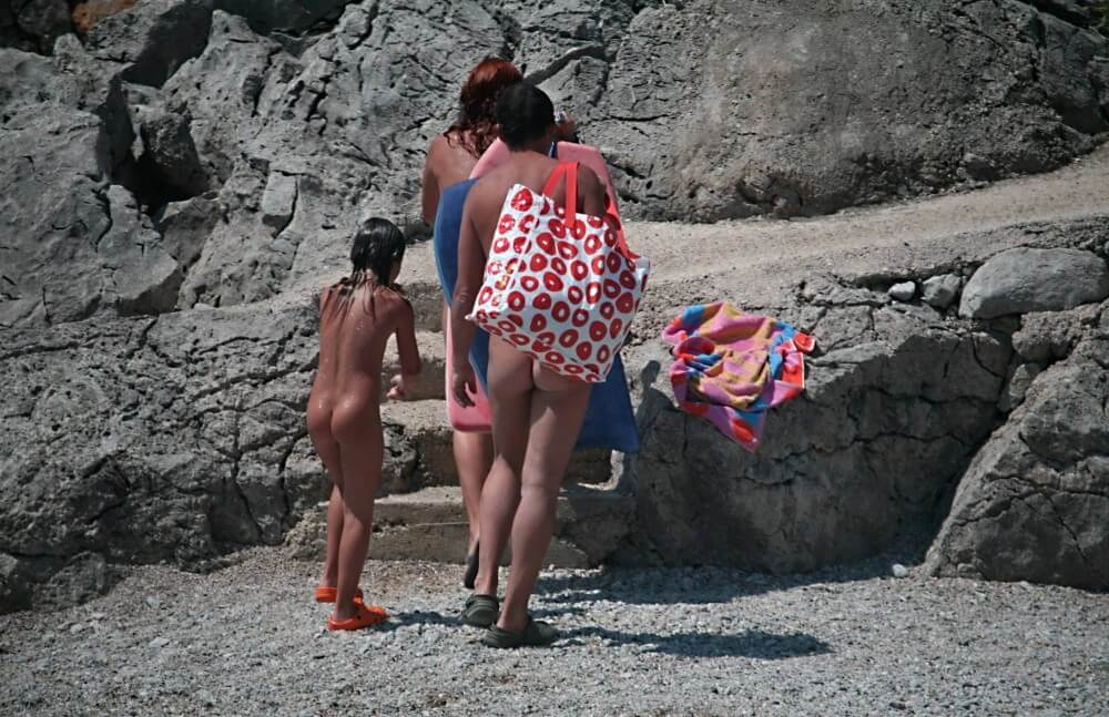 Calling To Go Home pics - The cult of nudity has not been forgotten