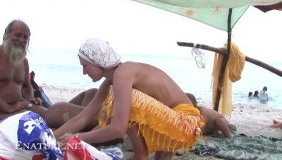 Enature - Back to the bare beach Full HD - People come together in unity with nature to take off their clothes