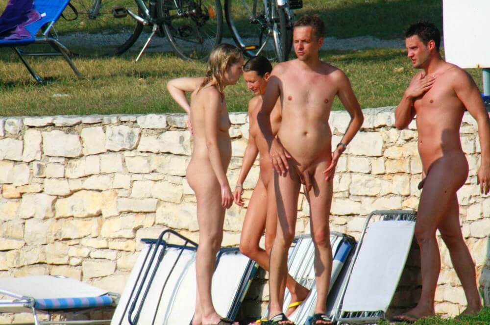 Ula FKK Couples Profile pics - Naturism teaches respect for nature