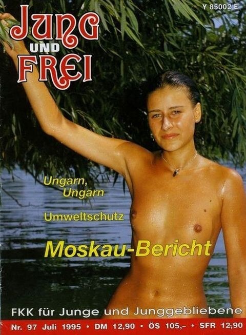 Jung und Frei Nr 97 - Leaving the house while naked