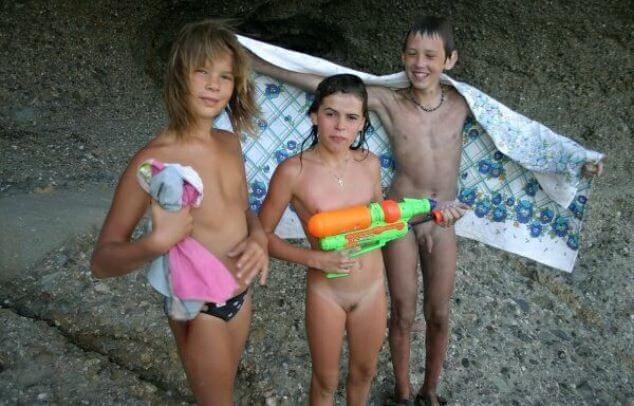 Naturism photo gallery # 33 - Accepting oneself fully is the foundation of naturism and nudism