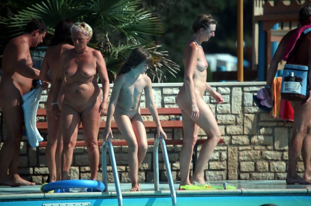 Naturist Pool Cleaning-Up pics - Visiting the Beach Without Clothes