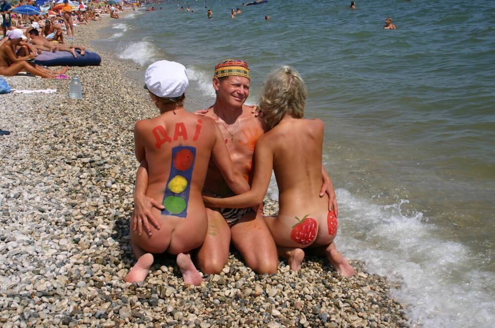 Bold Outdoor Nude Poses pics - The idea of self-acceptance and self-respect is important among naturists