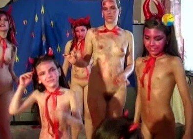 Naturist Freedom: Bu Bu Bu - A person without clothes is closer to the wild