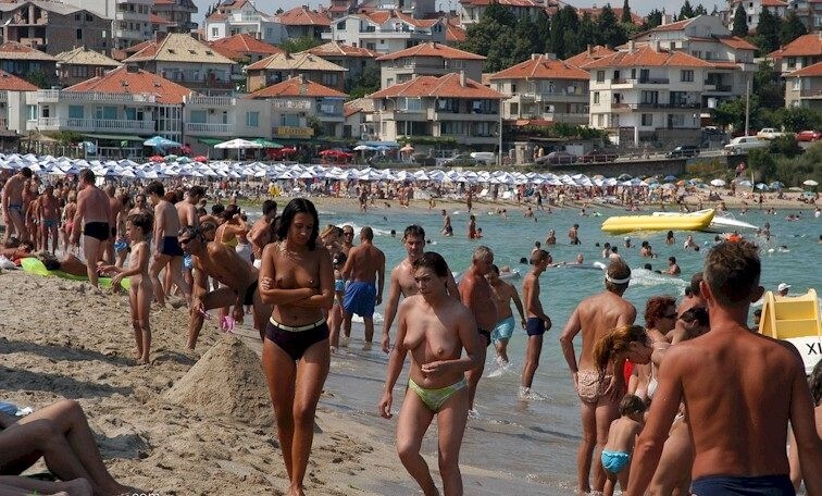 Enature - resort in solar Bulgaria - For naturists, nudity is part of natural existence