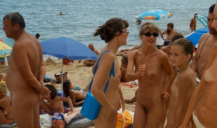 Documentary video naturism 1999 - It is a path to inner freedom, achieved through acceptance and openness without clothing