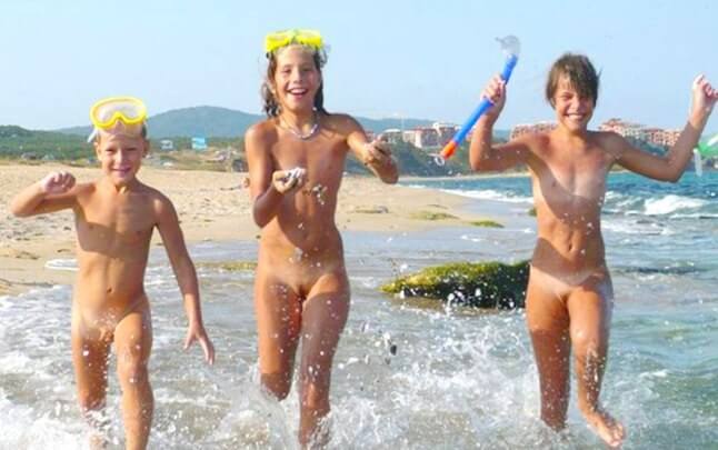 Naturism photo gallery # 27 - Nudism fosters trust and mutual understanding