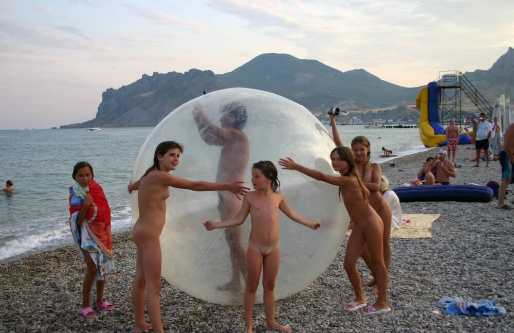 Pics Walk on the Beach Balloon - Naturism promotes honesty and an open connection with the body