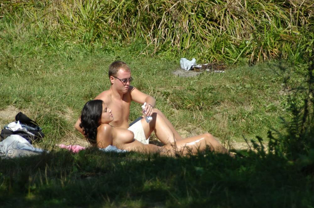 Photo Shoot Observation pics - A basic understanding of naturism is necessary