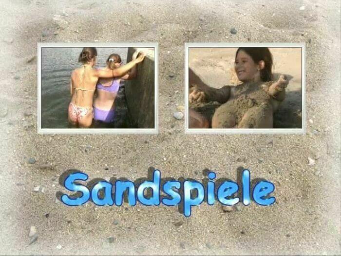 Naturistin: Sandspiele - Sincerity is the foundation of the nudist lifestyle