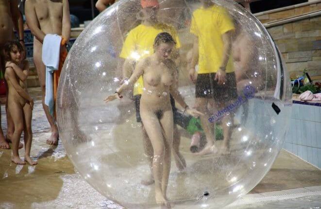 Holiday in the pool photos - Nudism helps to overcome shyness and insecurities