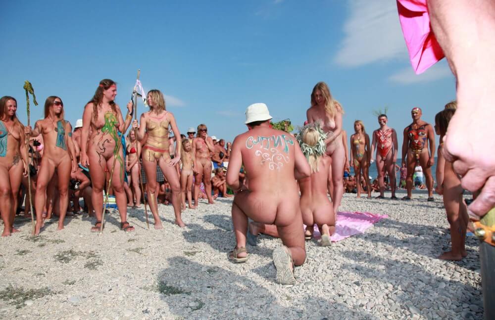 Naturist Boy Sun Warrior pics - A nudist promotes tolerance and respect for others