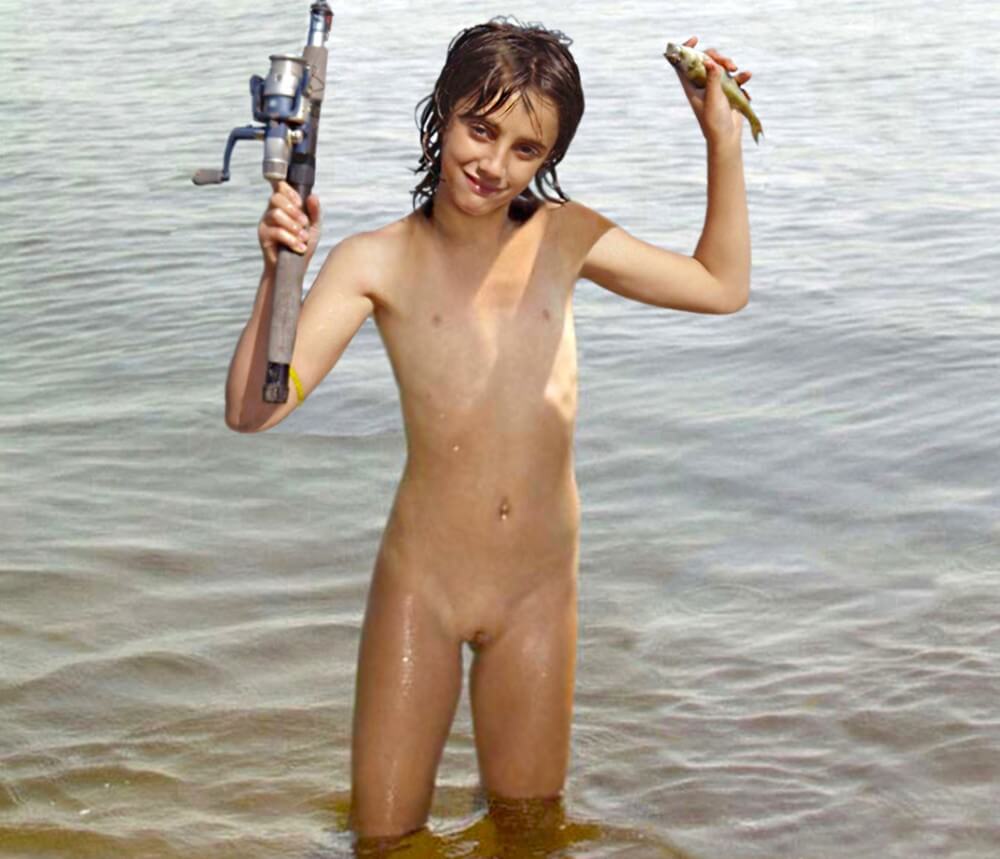 Naturism photo gallery # 42 - Simplicity is the key to nudism