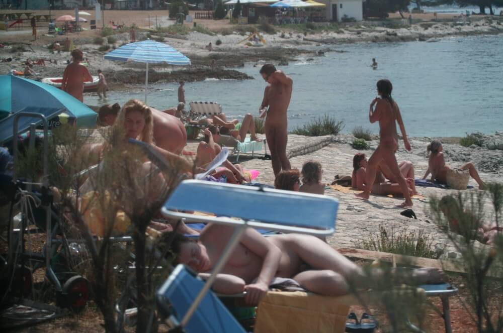 Nuda Beach Wide Outlook pics - The practice of naturism helps build trust and honesty among people