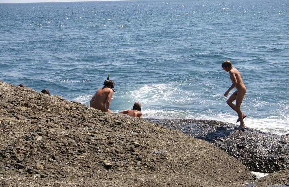 Leaning Against Hit Rocks pics - Nature provides strength and energy