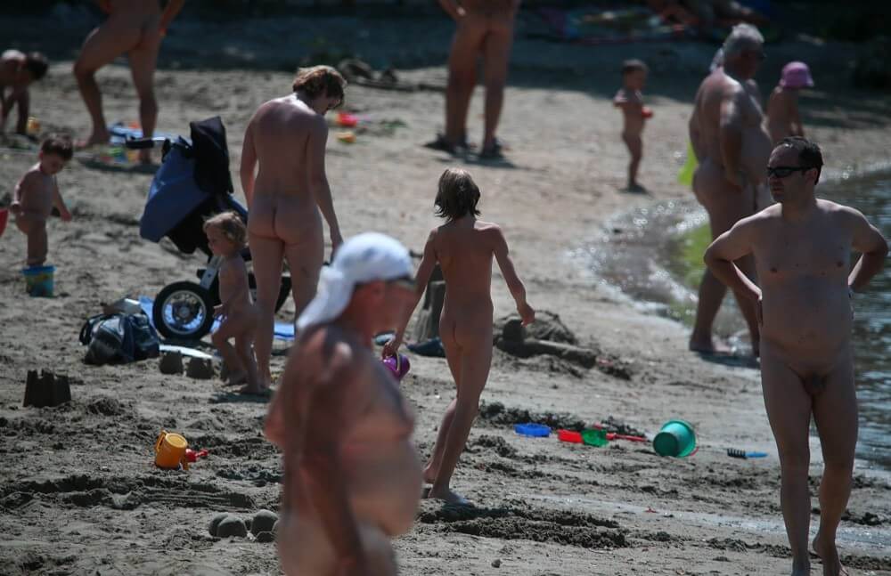 Jr Coastal Beach Paradise pics - Simplicity is an important part of naturists lives