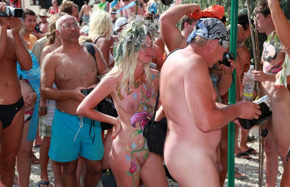 Neptune Painting Couple pics - Core values and goals of nudist clubs and organizations